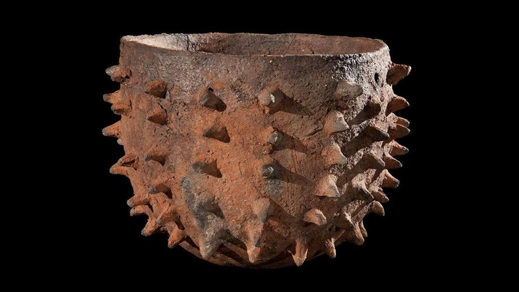 Посмотрите на внеземные сокровища из древней Испании: из чего сделаны эти чаши и кубки?