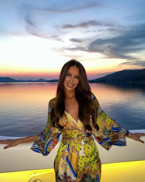 Инесса не торопится показывать детей широкой публике