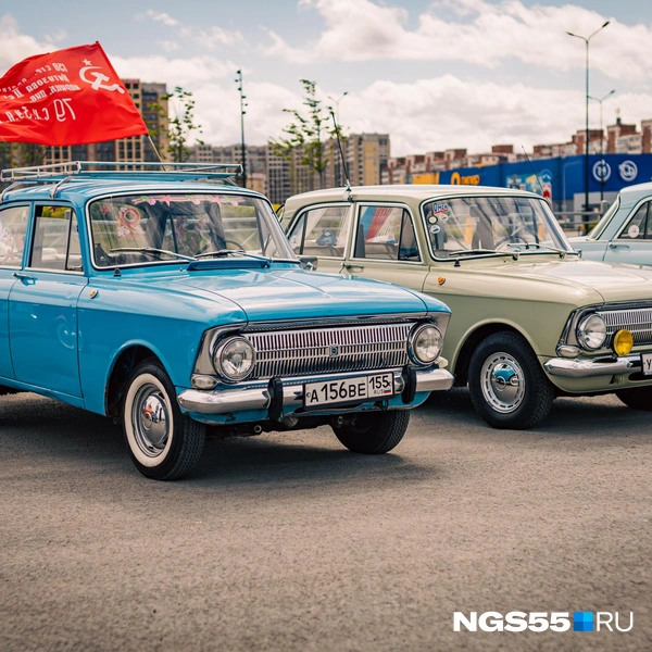 Участники собрались у «G-Drive Арены» | Источник: Кирилл Башинский / NGS55.RU