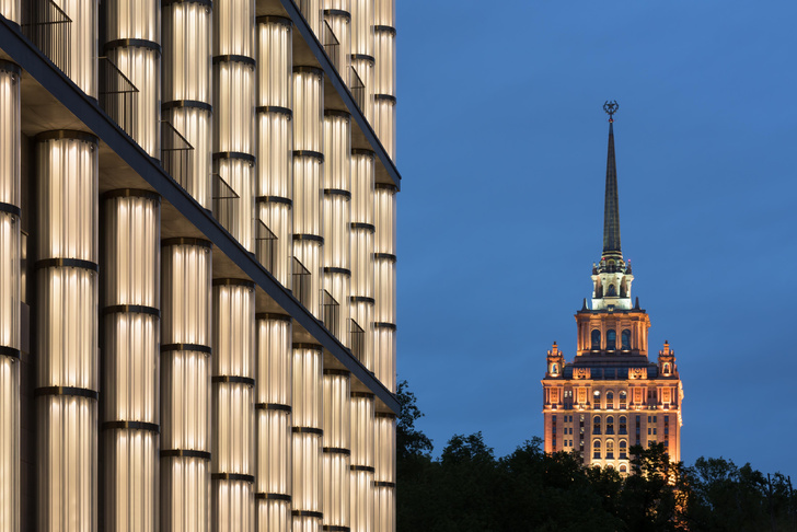 Да будет свет: архитектурная экскурсия по вечерней Москве