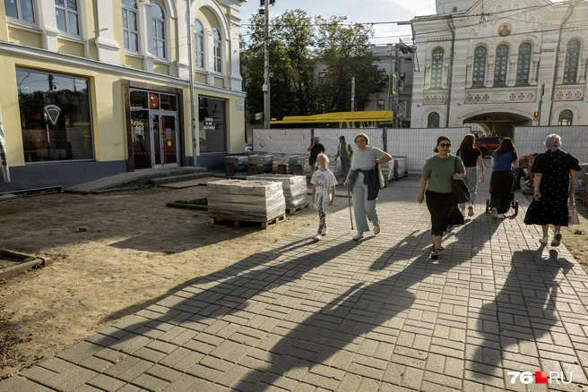 Ограждения установили, но проход оставили  | Источник: Александр Куренной / 76.RU