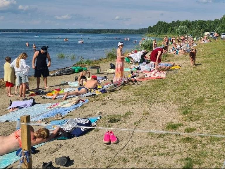 «Пускают только своих»: на Увильдах огородили популярный у отдыхающих пляж