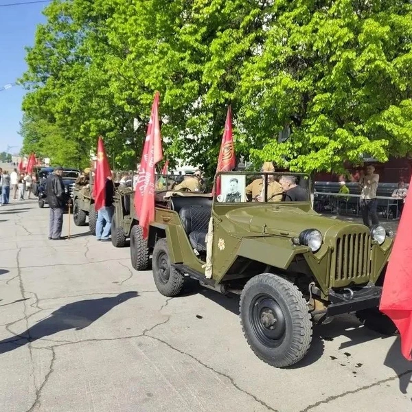 Колонна военной техники в Барнауле | Источник: Полина Шевчукова / NGS22.RU