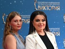 Невестка-стриптизерша Наташи Королевой перенесла вторую операцию на челюсти