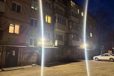 В Чернышевске зажгли фонари у четырёх домов после жалобы