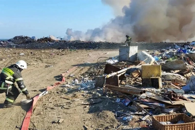 Пожар на полигоне ТБО в Долинске потушен