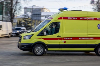 Горячая арматура проткнула живот: рабочий в реанимации
