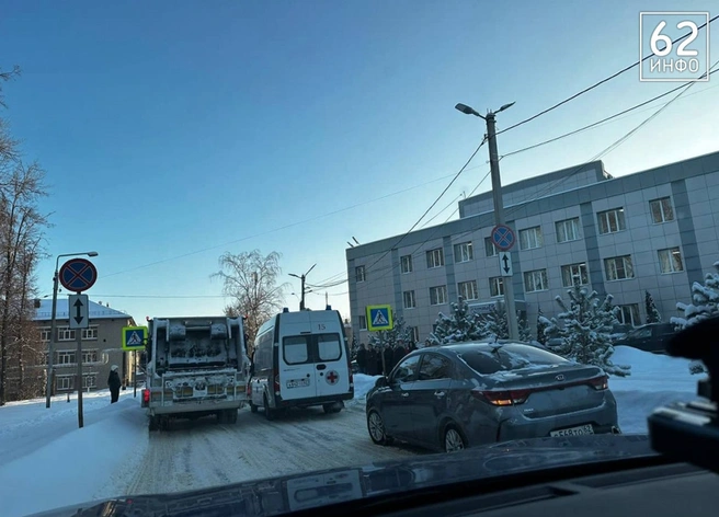 В центре Рязани скорая помощь попала в ДТП | ya62.ru