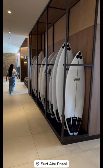 Тимати публикует посты из клуба Surf Abu Dhabi