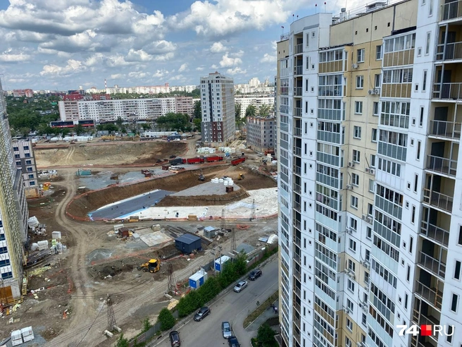 Супруги жили на одном из верхних этажей этого дома  | Источник: Ольга Козлова