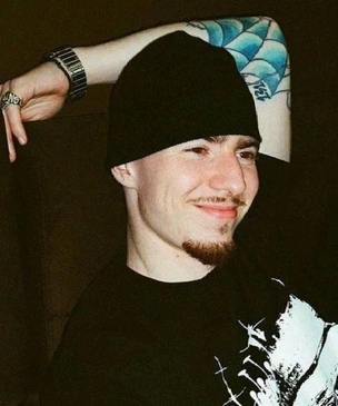 Рэпер Friendly Thug 52 NGG купил маме Mercedes стоимостью до 20 миллионов