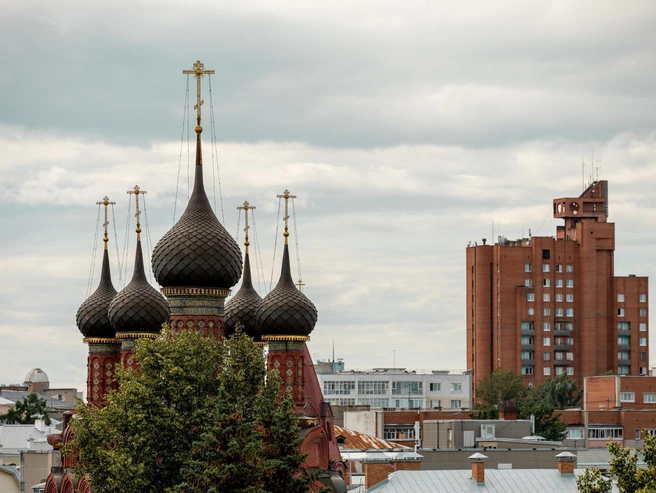 В историческом центре Ярославля преобладает невысокая застройка. | Источник: Александр Куренной / 76.RU 