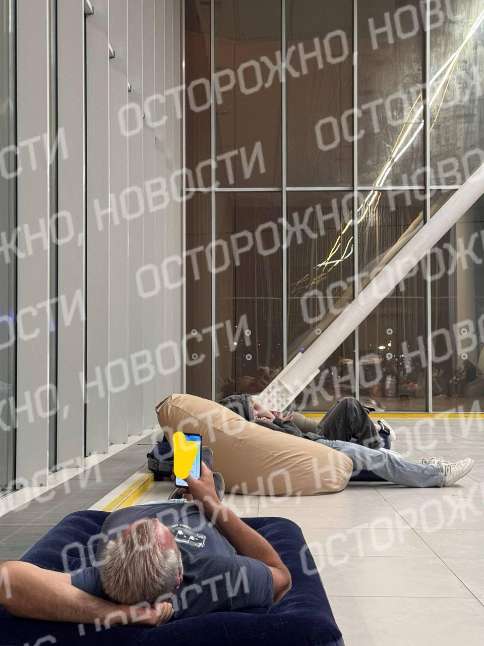 Пассажиры провели ночь в нижегородском аэропорту из-за атаки беспилотников на Москву