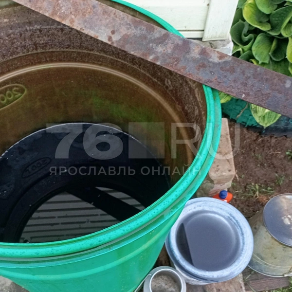 Вода окрасилась в черный | Источник: читатели 76.RU