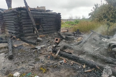 Пожар в Верх-Ушнуре: баня и гараж уничтожены