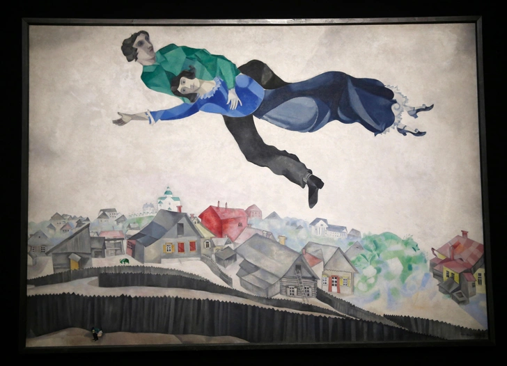 Марк Шагал, «Над городом». | Источник: legion media