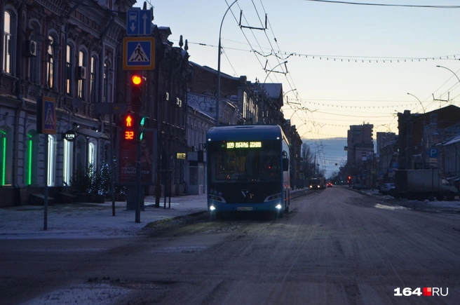 Транспорт из Энгельса тоже уже вышел на рейс | Источник: Сергей Петунин / 164.RU