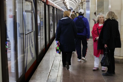 На Кольцевой линии метро сбой: движение против часовой стрелки остановлено