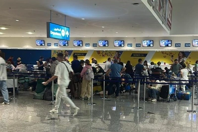 Екатеринбуржцы застряли в Дубае из-за задержки рейса