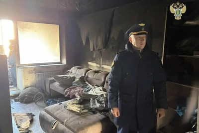 Сосед спас двух девочек при пожаре, где погибли мать и четверо детей