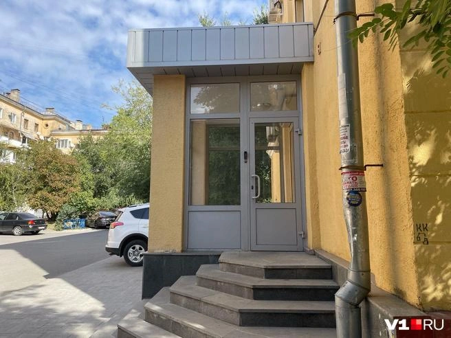 «Кастинги» проводились в этом незаметном помещении в центре города | Источник: Илья Воробушкин / V1.RU