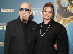 Кольца Cartier за 2 миллиона и тайная роспись: Шуфутинский женился на танцовщице Уразовой