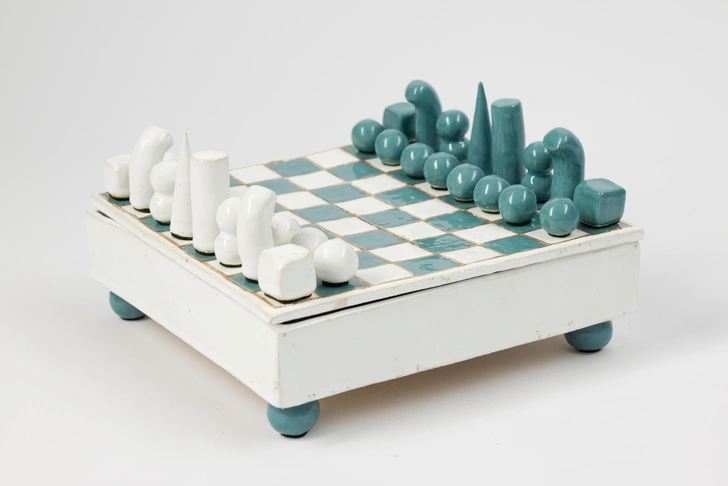 Выставка &laquo;Он в воздух бросает, и ловит он сразу&raquo;: современное искусство в московской школе