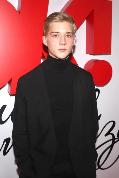 Олег Савостюк