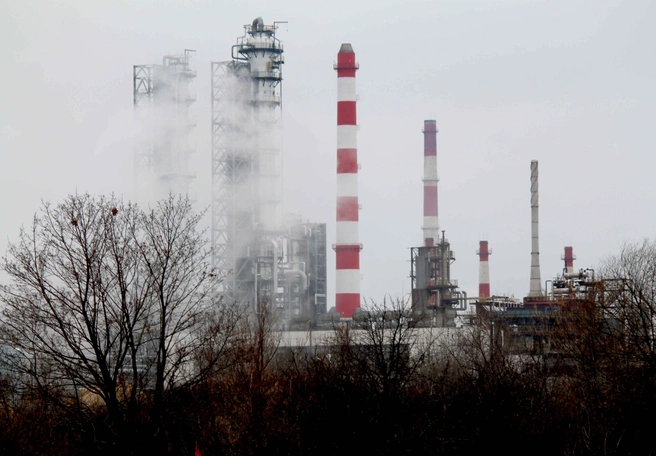 Выбросы нефтезавода планируют снижать в течение 6 лет | ya62.ru
