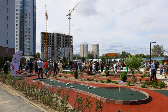 Жители квартала смогут устраивать турниры по мини-гольфу: мяч и клюшки будут в офисе сервисной службы  | Источник: Артем Устюжанин