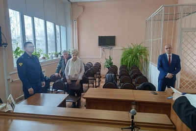 Суд досрочно отстранил главу гордумы за самопремирование