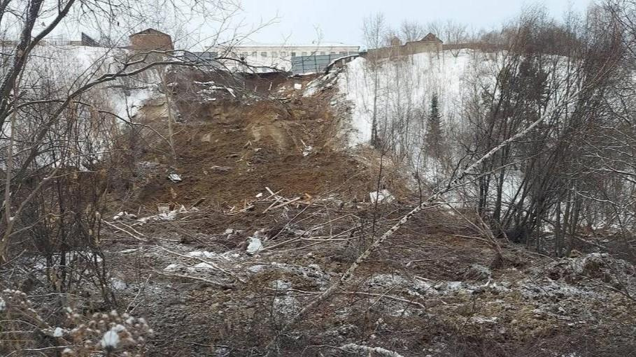 В Тобольске обрушился забор женской колонии