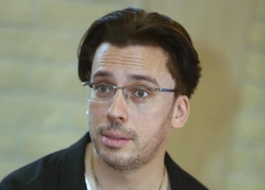 Максим Галкин* оскорбил подписчицу, а она осадила его в ответ: «Вековая пыль у вас в мозгах, у меня ее нет»
