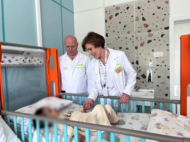 Спустя полторы недели двухлетнего ребенка перевели из реанимации в общее отделение больницы Рошаля в Красногорске | Источник: Воробьёв LIVE / T.me