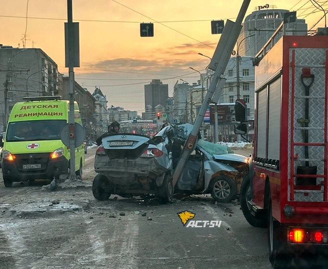 Очевидцы сообщают об одном пострадавшем | Источник: «АСТ-54 Black» / Telegram