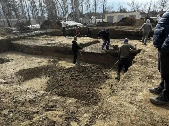 Раскопки вели в Октябрьском районе Красноярска | Источник: Александр Усс / Telegram