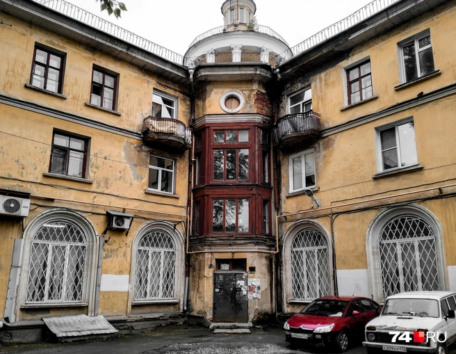 А где-то — вполне себе благородно, пусть и знатно потрепано | Источник: Виталий Гущинский