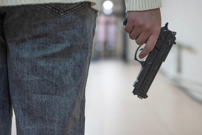 Подросток пришёл в ростовскую школу с оружием