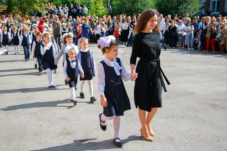 Почему 1 сентября школьникам нельзя заполнять дневник и завязывать банты