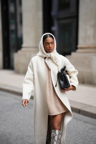 Шерстяная косынка — лучшая альтернатива шапкам (без вреда для прически)