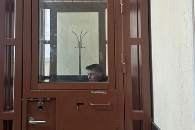 19-летний парень поджег полицейский автомобиль в Екатеринбурге