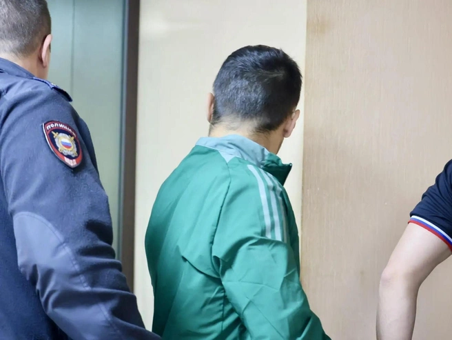 Из зала суда он отправится в изолятор | Источник: Михаил Шилкин