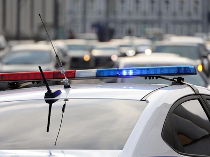 Москвич взял в заложники жену и угрожает взорвать ее гранатой