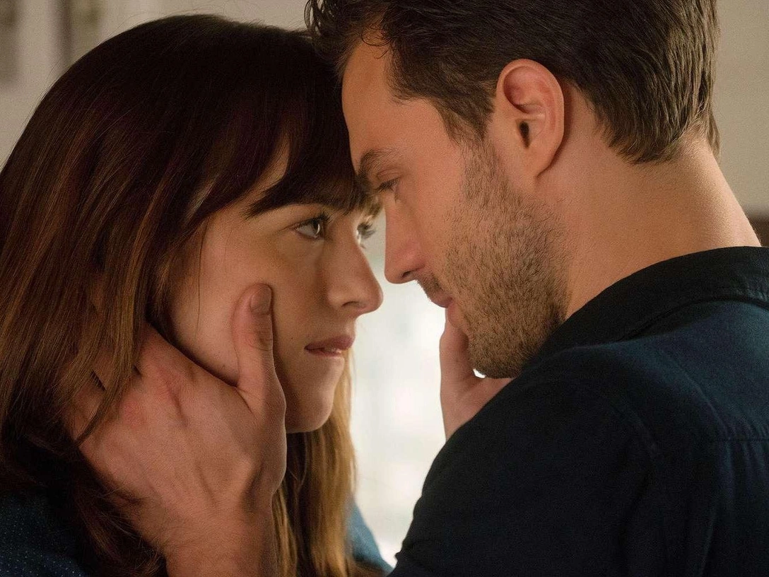 Кадр из фильма «50 оттенков серого» | marieclaire.ru