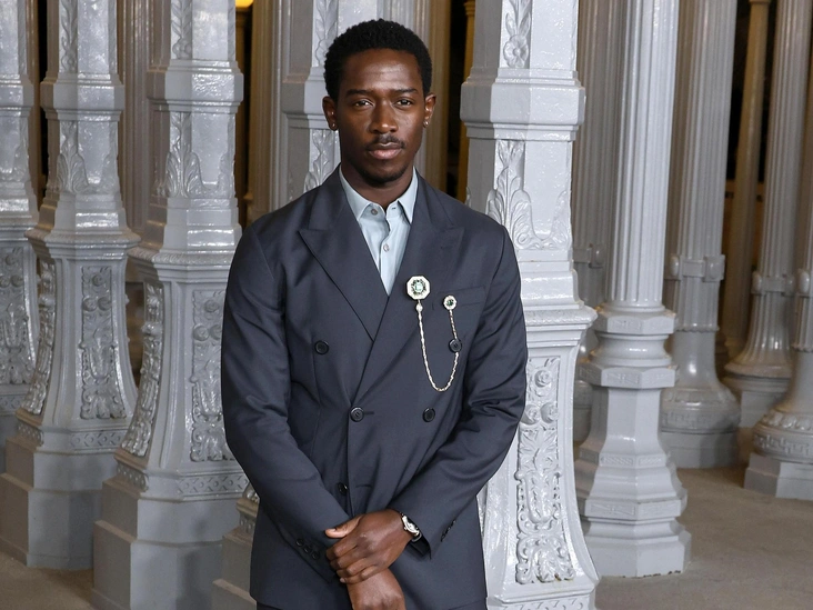 Дэмсон Идрис в Prada