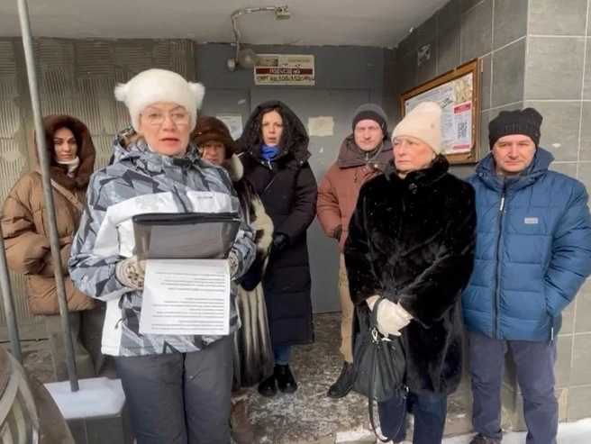 Жители дома уверяют, что проблема с паром из подвала длится несколько лет. | Источник: читатели V1.RU
