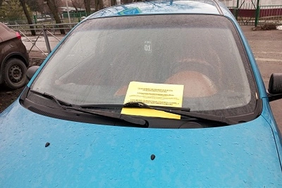 Рейд против парковки на газонах в Ленинском районе