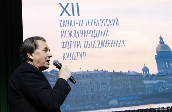 «У нас взаимоотношения, как с пьющим братом»: Эрнст пожаловался на онлайн-платформы | Источник: Анжела Мнацаканян / FONTANKA.RU