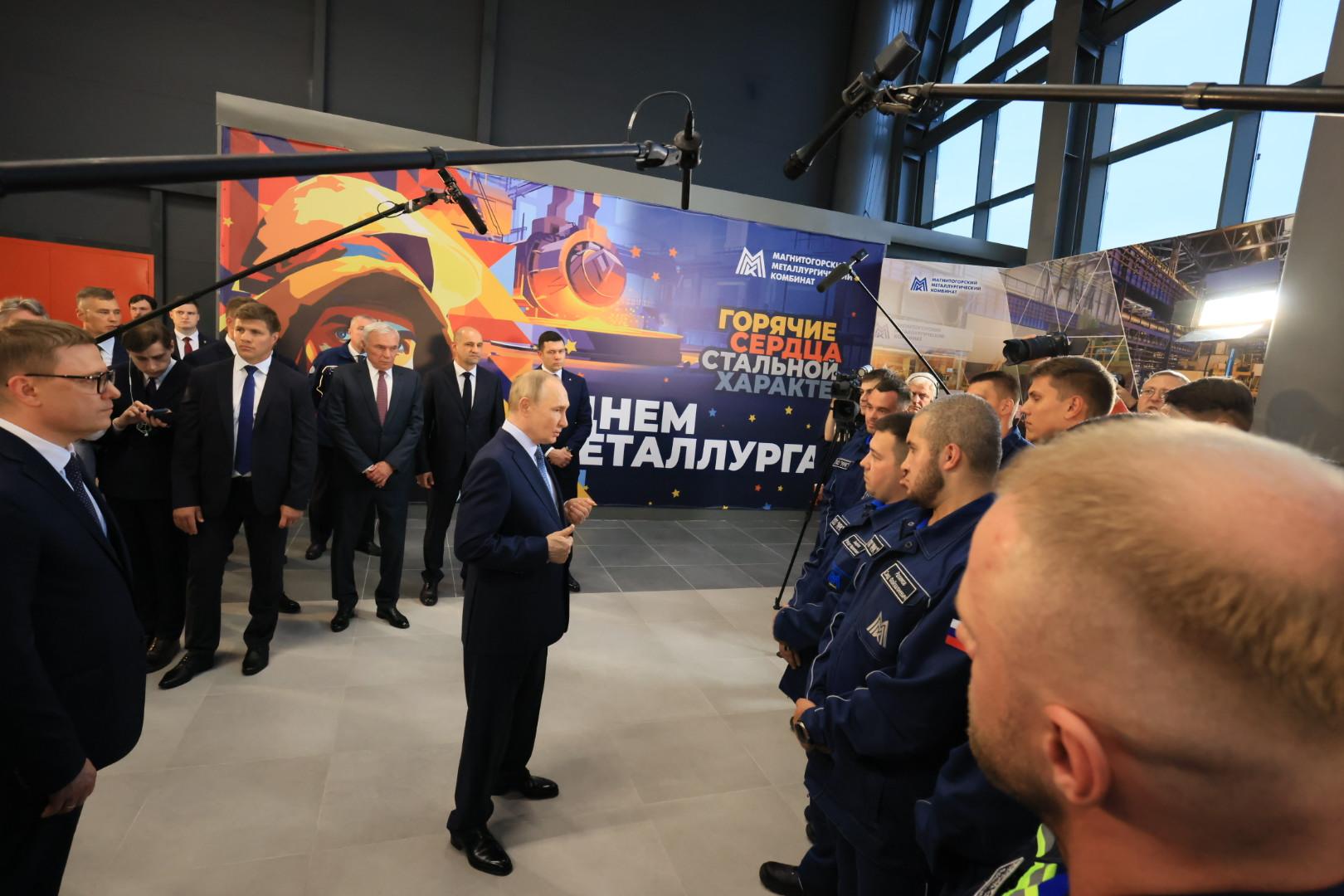 «Купить автомобиль все труднее и труднее». На ММК у Путина спросили про утильсбор на новые автомобили