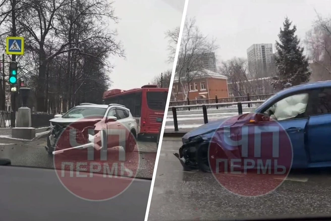 Помятые автомобили стоят по разным полосам дороги | Источник: ЧП Пермь / Telegram